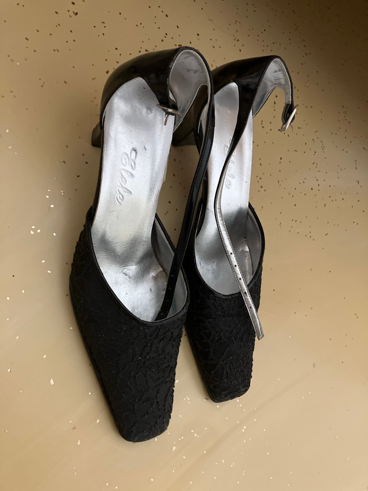 Elegante zwarte pumps met bandje mt 38, Ophalen of Verzenden, Gedragen, Zwart, Pumps