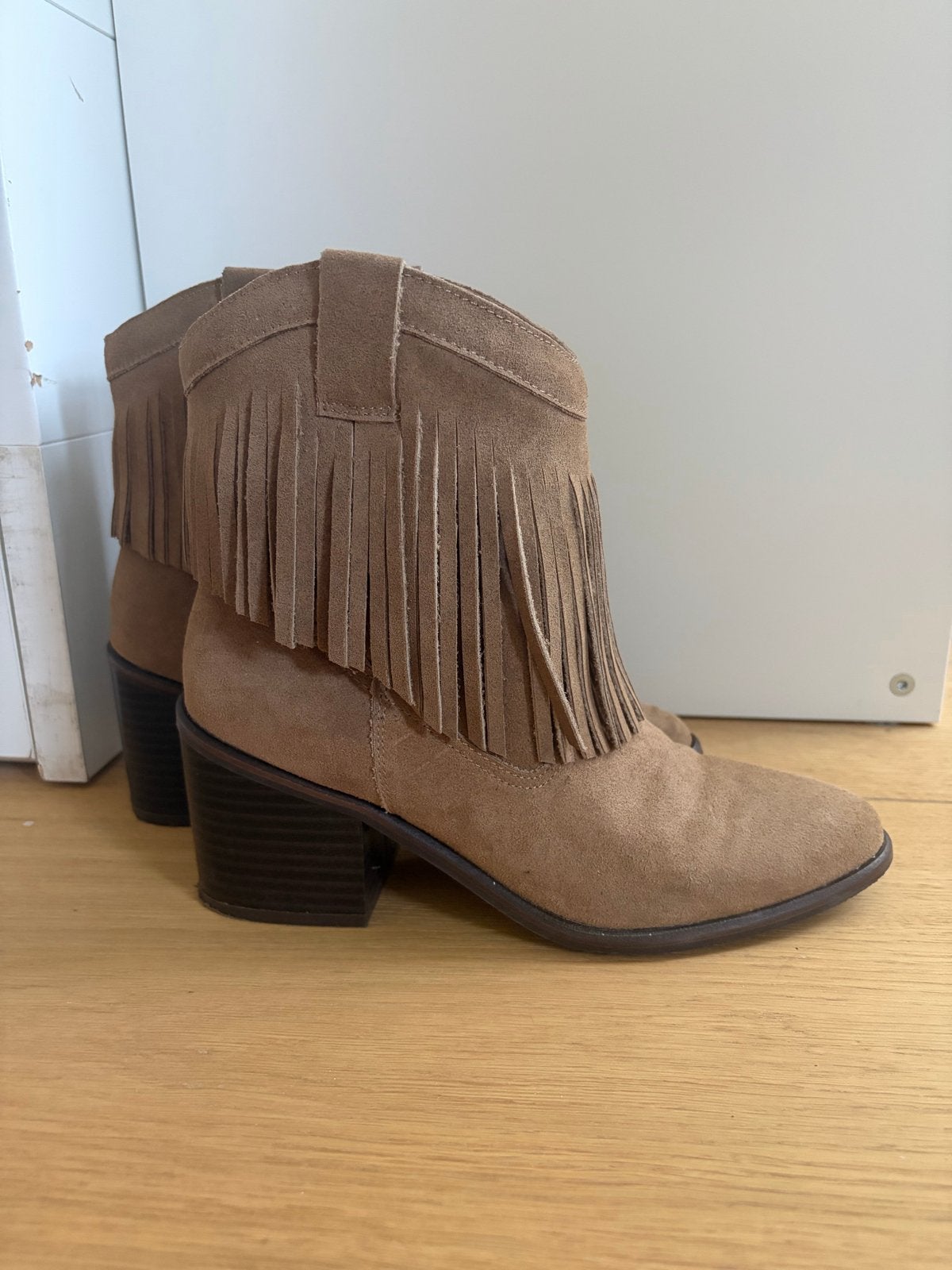 Anna Field laarsjes met franjes, maat 37, Kleding | Dames, Ophalen of Verzenden, Zo goed als nieuw, Bruin, Lage of Enkellaarzen