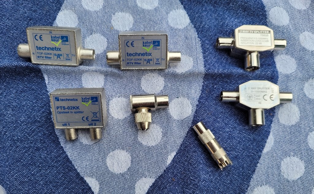 Coax splitter, antenne splitter, Ophalen of Verzenden, Zo goed als nieuw, 2 tot 5 meter, Coaxiale kabel