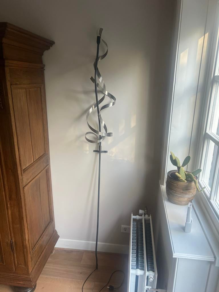 Jacco Maris Ruban Plie Vloerlamp - Design Verlichting, Ophalen, Zo goed als nieuw, Metaal