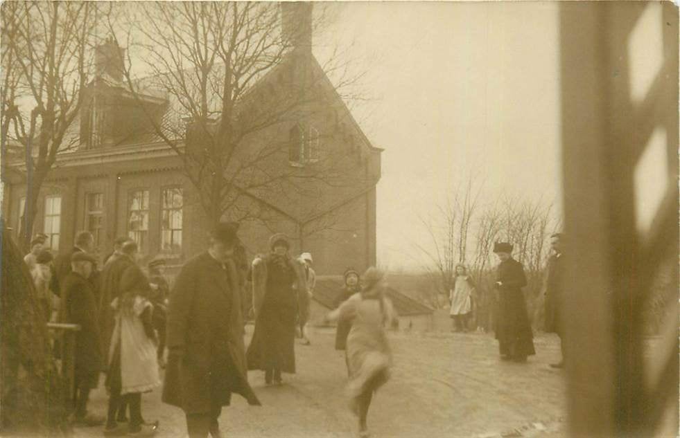 304-239-017 Schellingwoude HM de Kningin met Prinses Julian, Verzamelen, Verzenden, Voor 1920, Noord-Holland