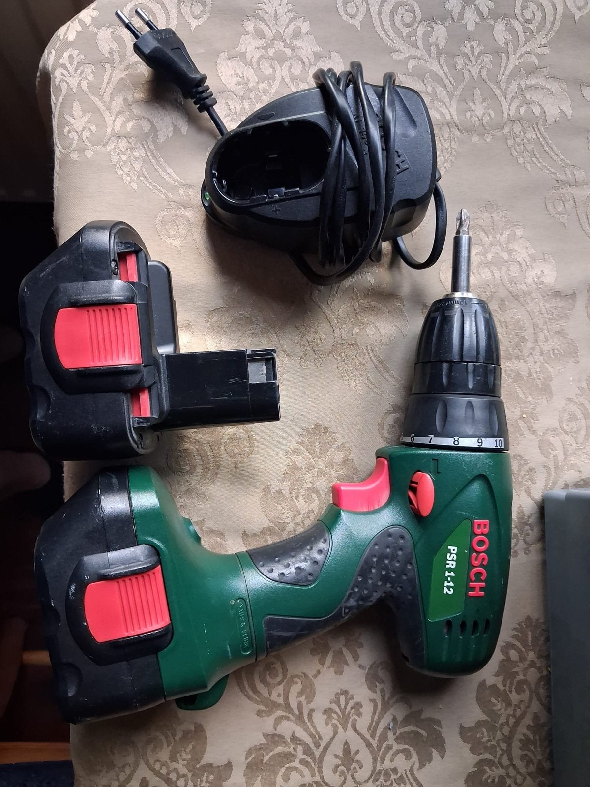 Bosch PSR 1-12 Accuboormachine met lader en 2 accu's, Doe-het-zelf en Verbouw, Gereedschap | Boormachines, Gebruikt, Variabele snelheid