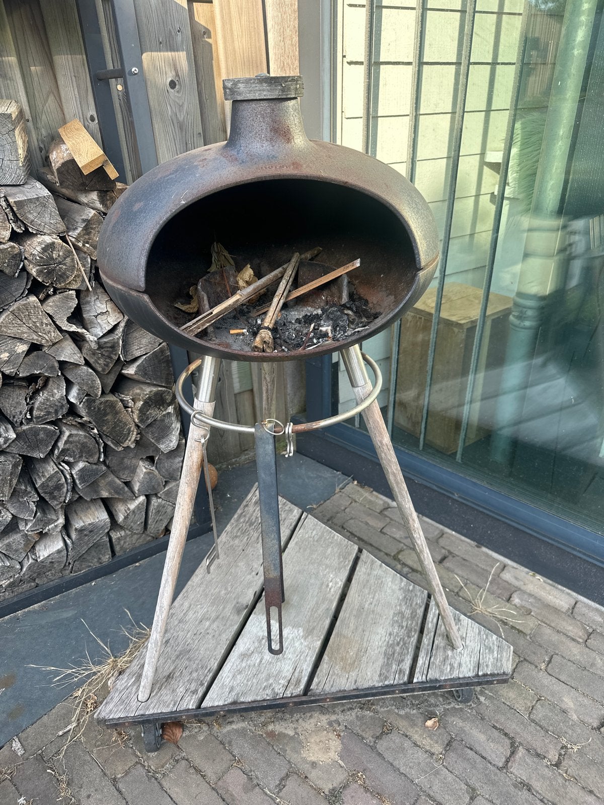 Morso buitenkachel/BBQ - met houtopslag en hout, Ophalen, Gebruikt, Vuurkorf