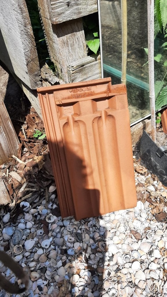 Veel dakpannen. Gratis., Doe-het-zelf en Verbouw, Steen of Klei, Zwart, Nieuw, 15 m² of meer