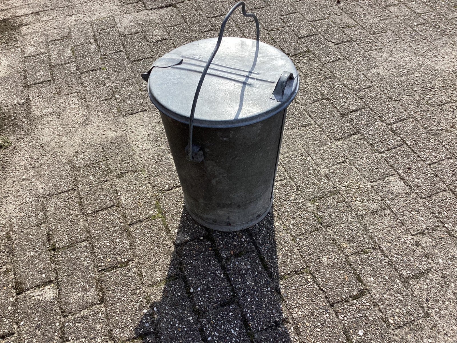 Oude Zinken Emmer met Deksel en Handvat, Ophalen, Gebruikt, Zink, Met deksel