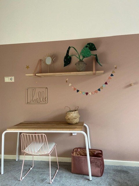 Bureau met stoel - ideaal voor kinderkamer, Ophalen, Zo goed als nieuw, Tafel(s) en Stoel(en)