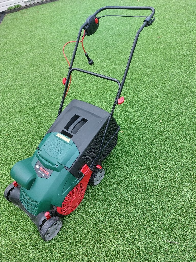VERTICUTEERDER MACHINE, Tuin en Terras, Verticuteermachines, Ophalen, Zo goed als nieuw, Elektrisch, Bosch