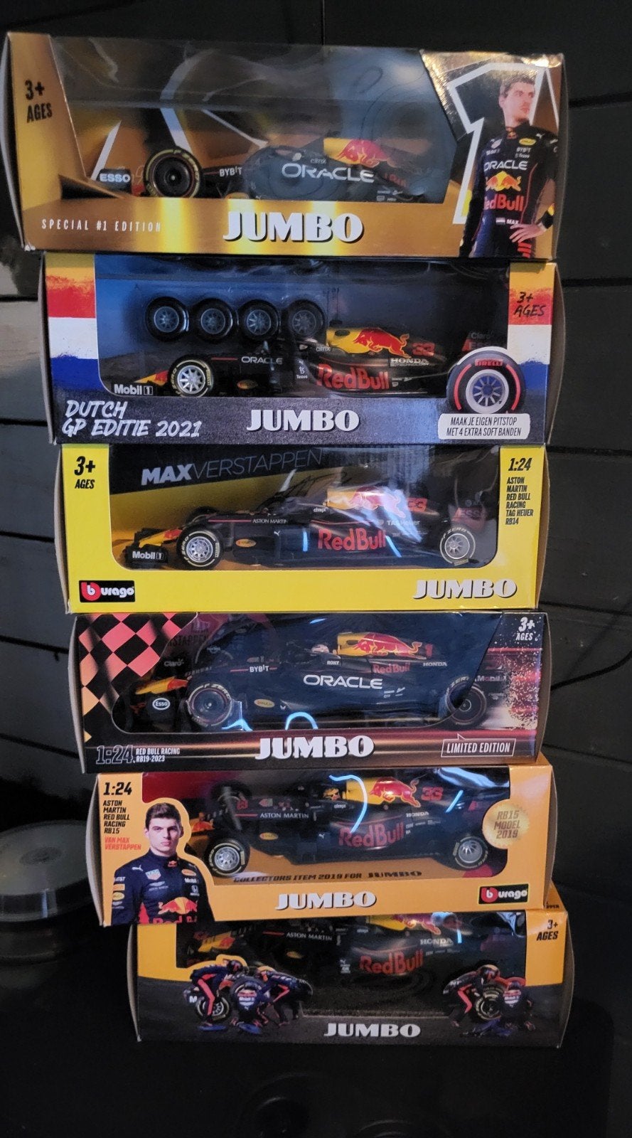 6   x. f 1   Auto's  red bull, Hobby en Vrije tijd, Modelauto's | 1:24, Ophalen, Bburago