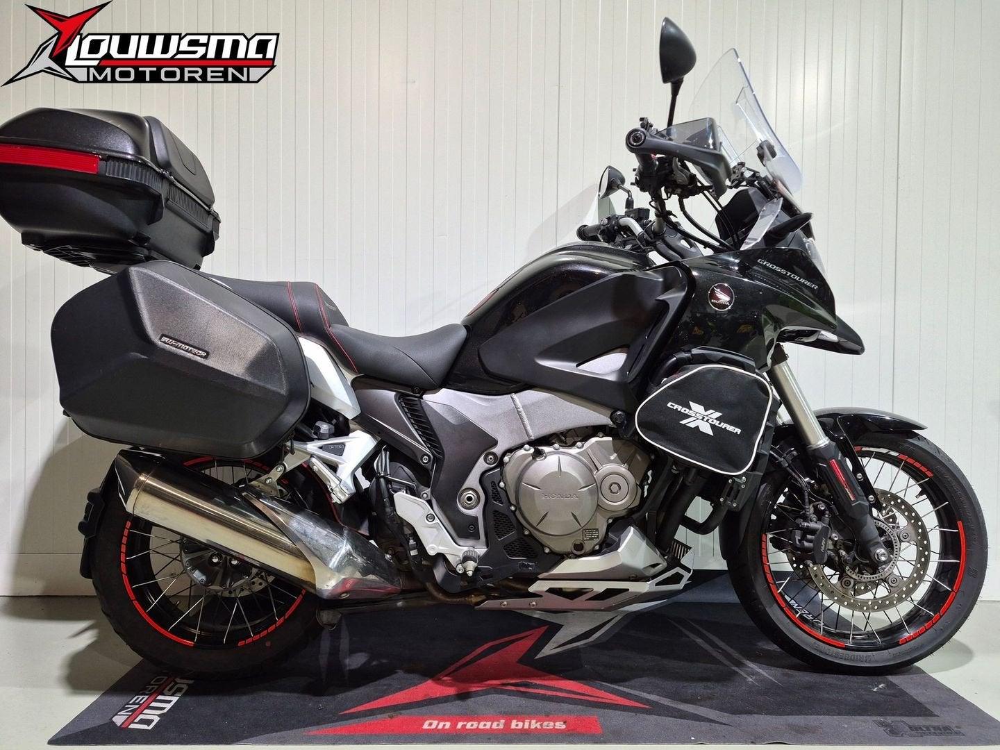 HONDA VFR 1200 X CROSSTOURER Dealer ond|12MGarantie 1200X, HONDA, 4 cilinders, Motorrijbewijs A, Meer dan 35 kW