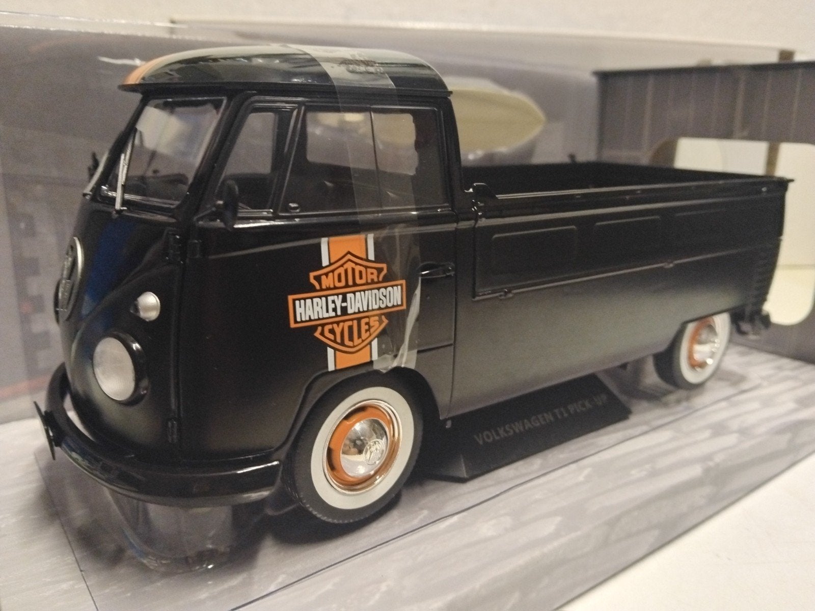 Volkswagen T1 pick up Harley Davidson mat zwart 1:18 KRD, Ophalen of Verzenden, Zo goed als nieuw, Auto, Solido
