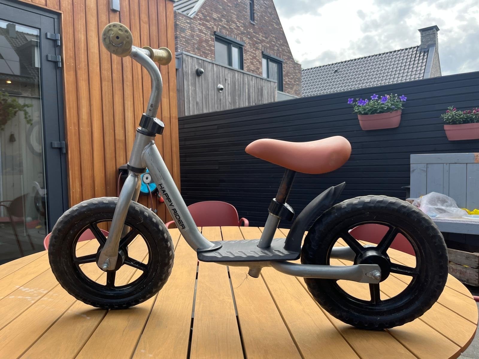 Happy Rider loopfiets - Grijs met bruin zadel, Ophalen, Gebruikt, Minder dan 16 inch