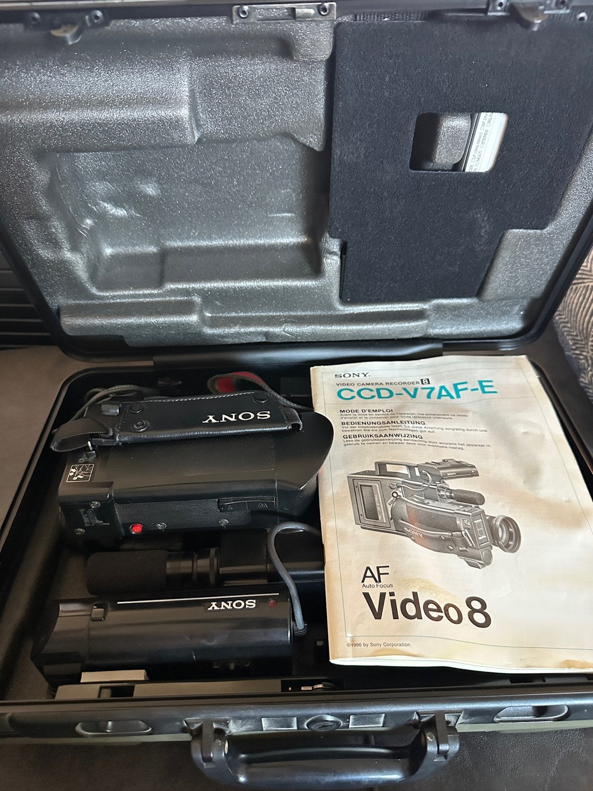 Foto 19 van Vintage Sony Video 8 AF Camcorder - Compleet met accessoires