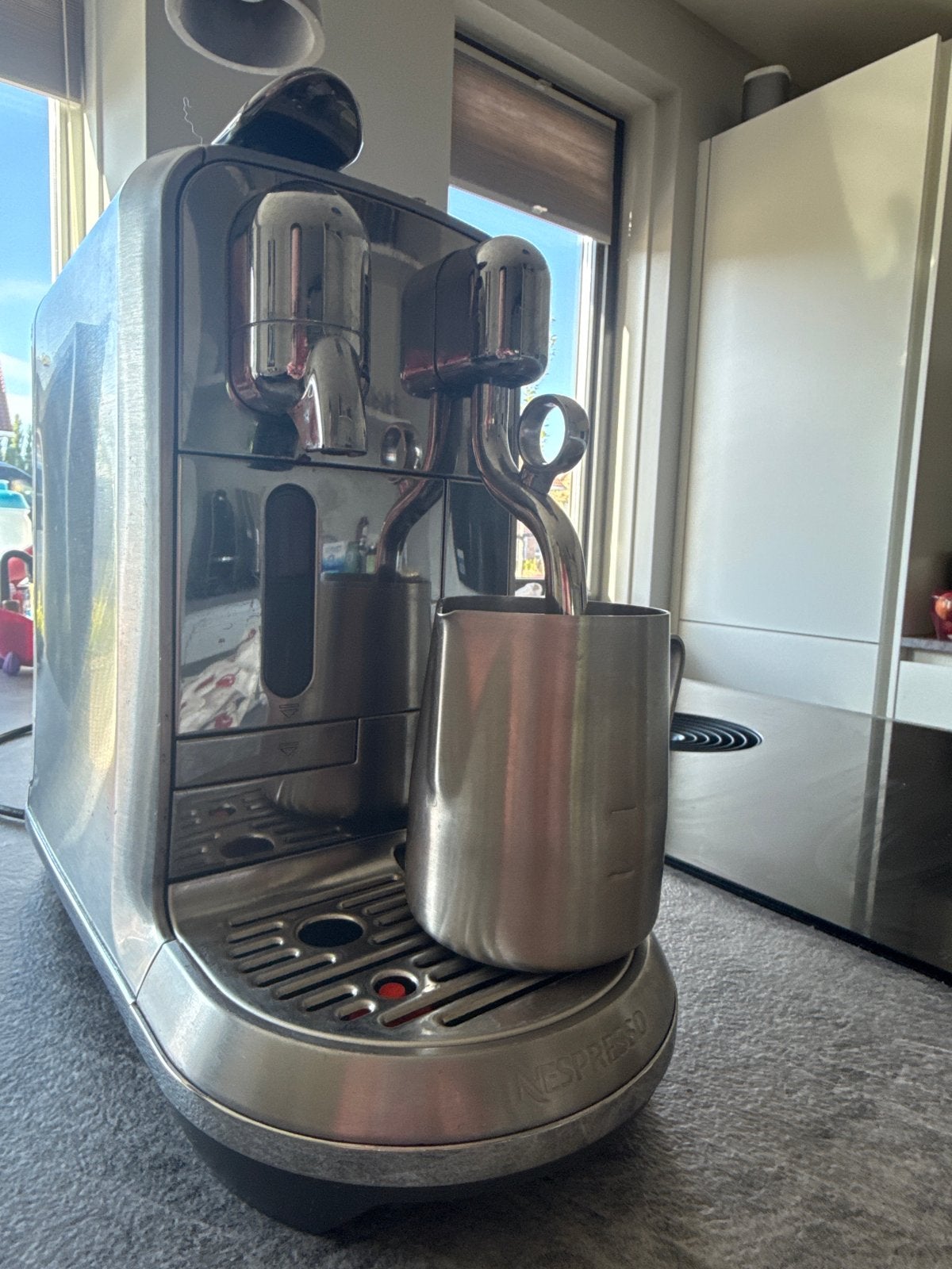 Nespresso Creatista Plus J520, met melkopschuimer, Witgoed en Apparatuur, Koffiezetapparaten, Gebruikt, Verzenden, Koffiemachine