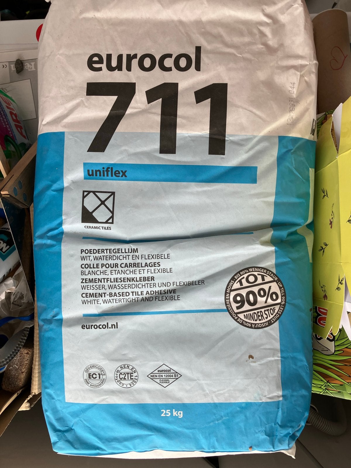 2x Eurocol 711 Uniflex poedertegellijm wit 25 kg, Ophalen, Nieuw