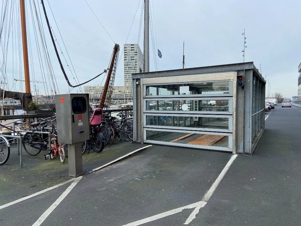 Silodam parkeerbox | te huur per 1 okt, Amsterdam