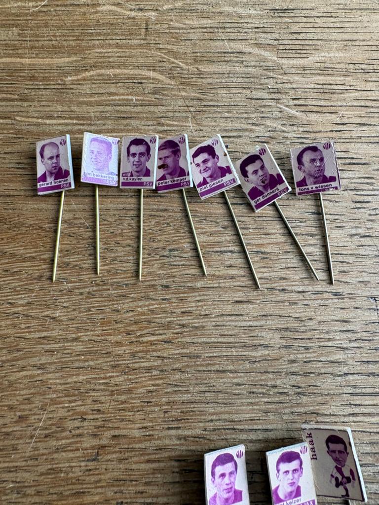 Vintage PSV Ajax voetbal speldjes jaren '60, Verzamelen, Speldjes, Pins en Buttons, Gebruikt, Speldje of Pin, Sport, Ophalen of Verzenden