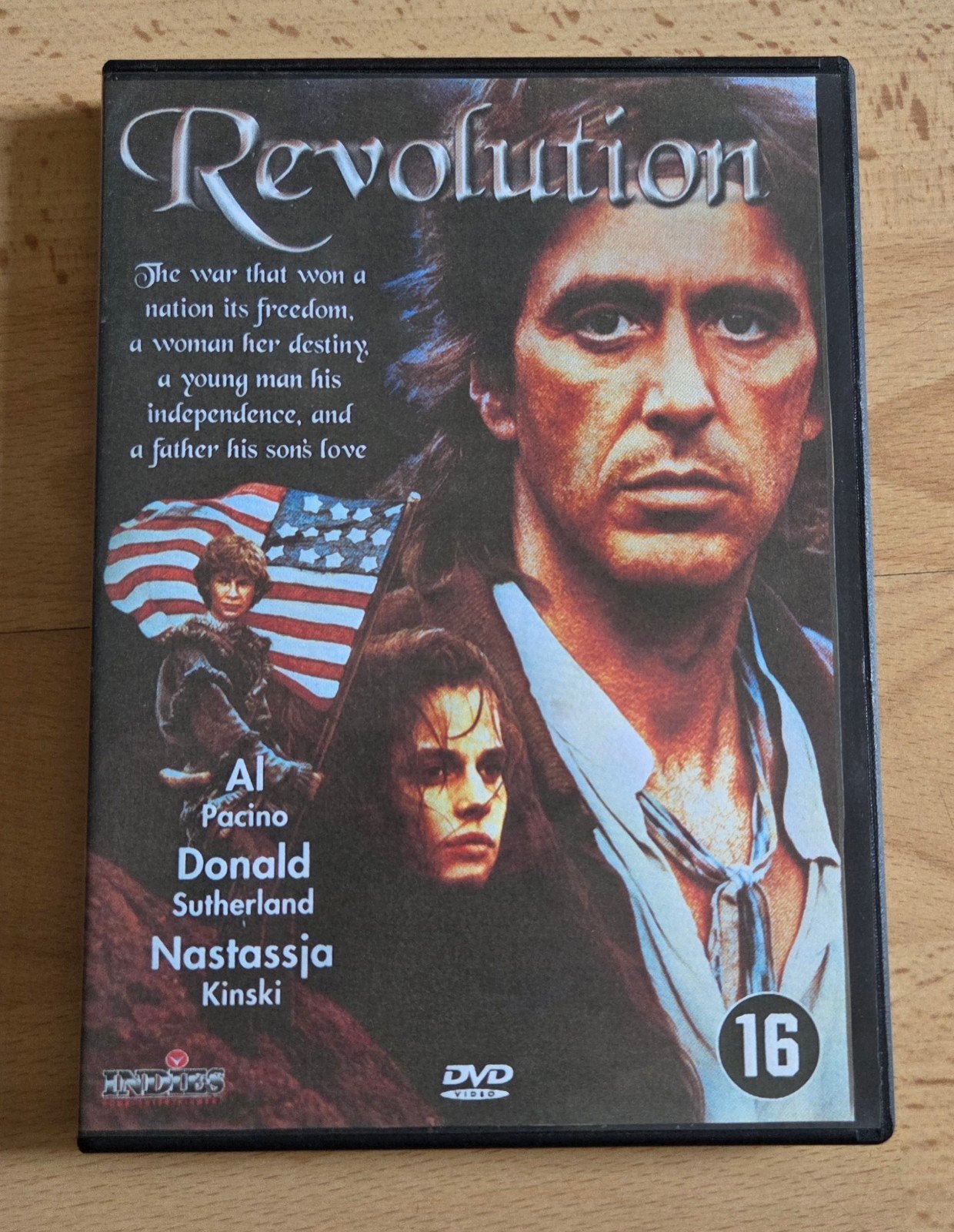 Revolution, Vanaf 16 jaar, Ophalen of Verzenden, Zo goed als nieuw