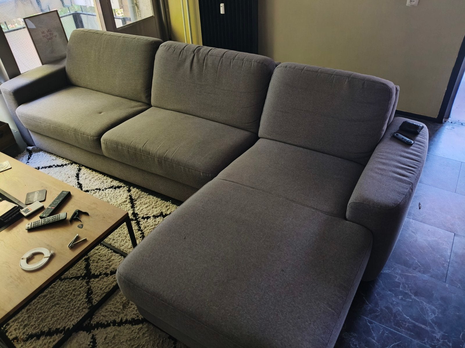 Grijze stoffen loungebank - Comfortabel en stijlvol, 250 tot 300 cm, Gebruikt, Hoekbank, 75 tot 100 cm