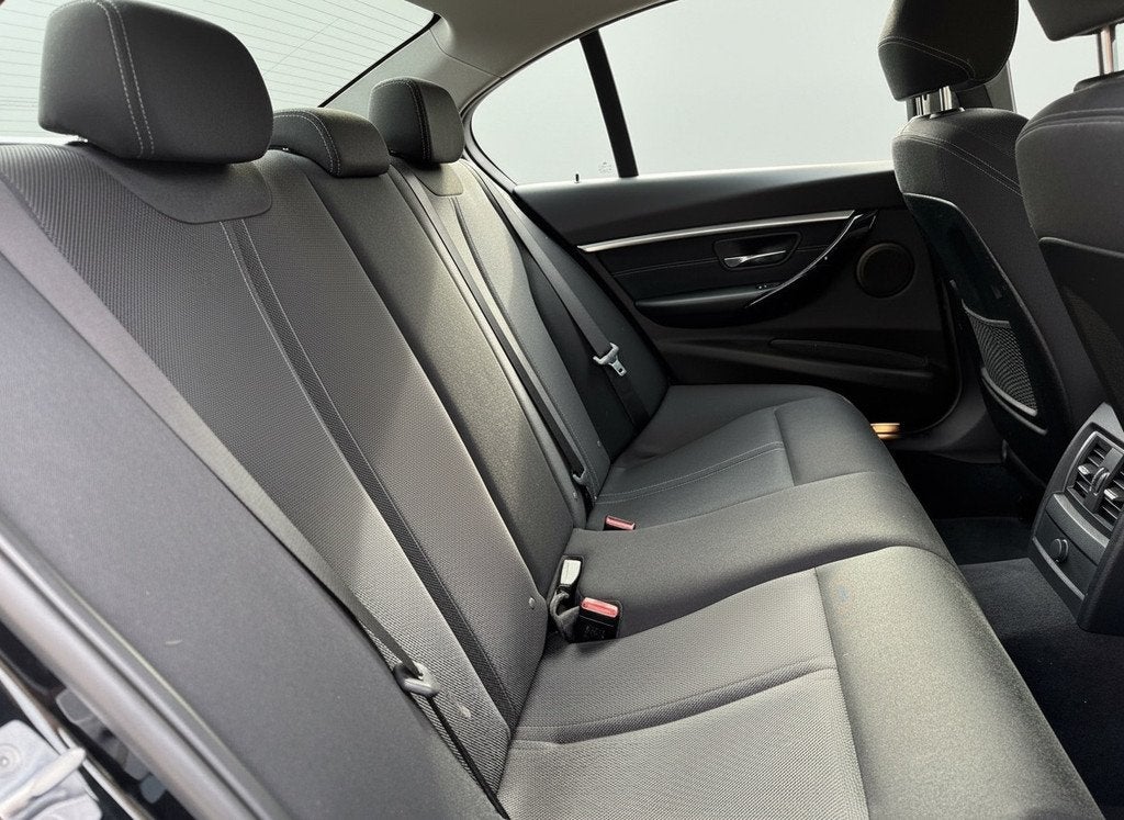 BMW 3 Serie 318i Executive Aut., Sport-line | Navi | NL auto, Auto's, BMW, Automaat, Gebruikt, Euro 6, Zwart