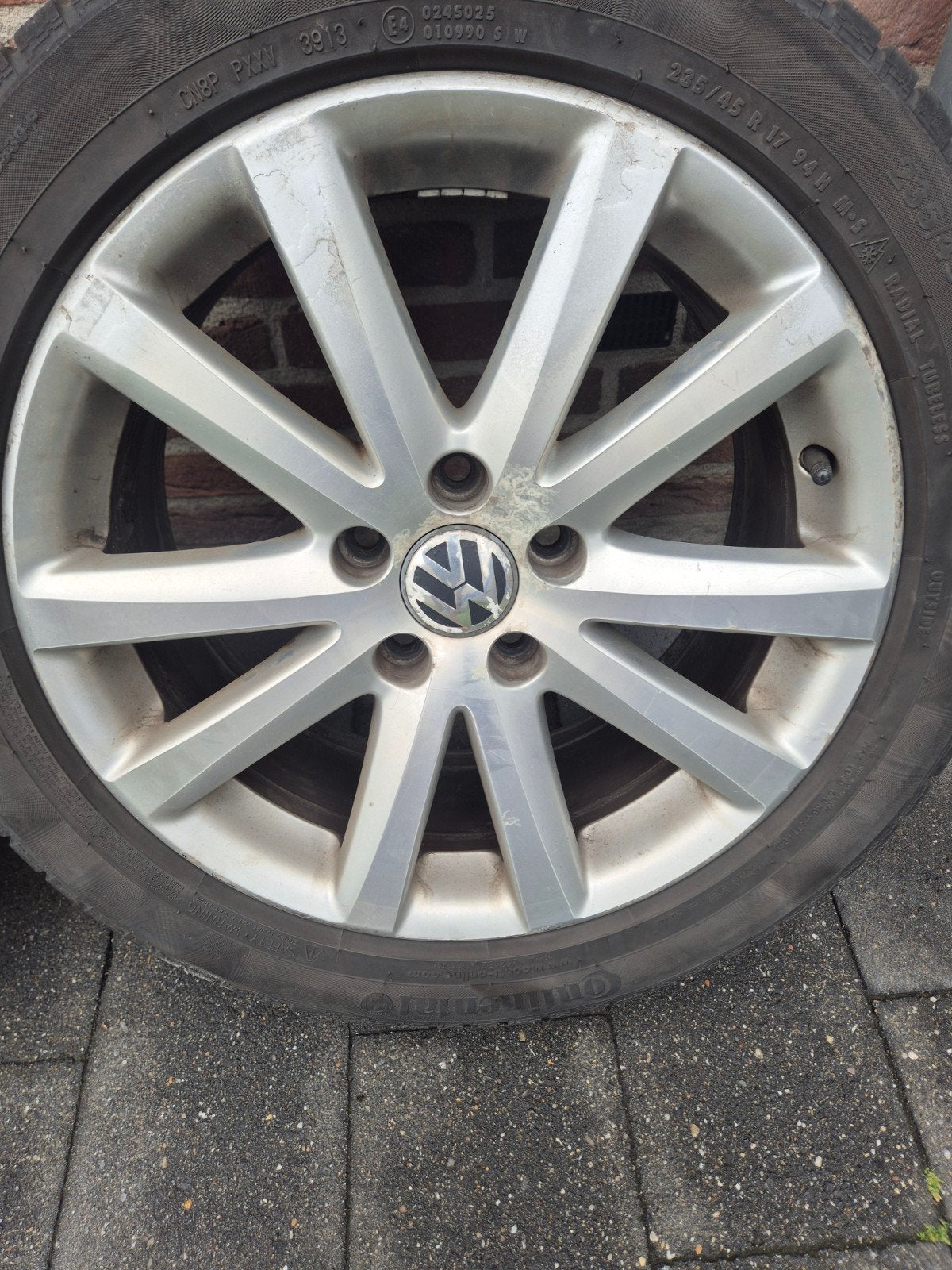 17inch set van 4 Continental winterbanden met velgen - 235/4, Ophalen, Gebruikt, Banden en Velgen, 17 inch