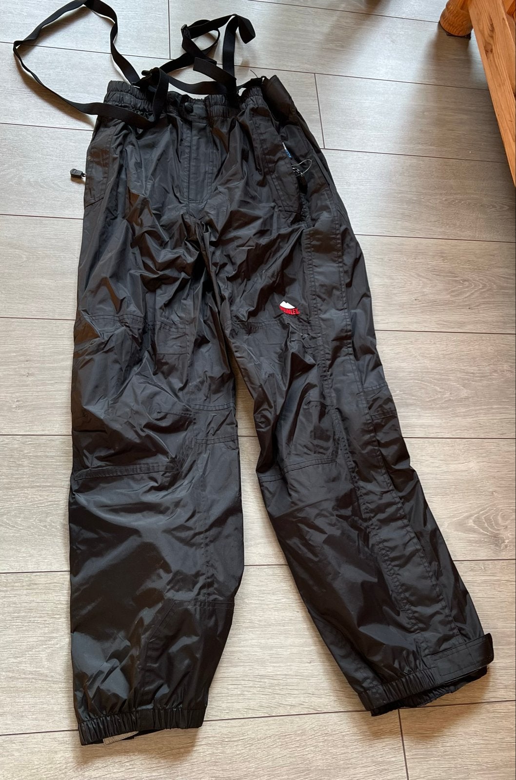 McKinley Aquamax regenbroek met bretels, maat M, Ophalen of Verzenden, Nieuw, Maat 38/40 (M), Broek