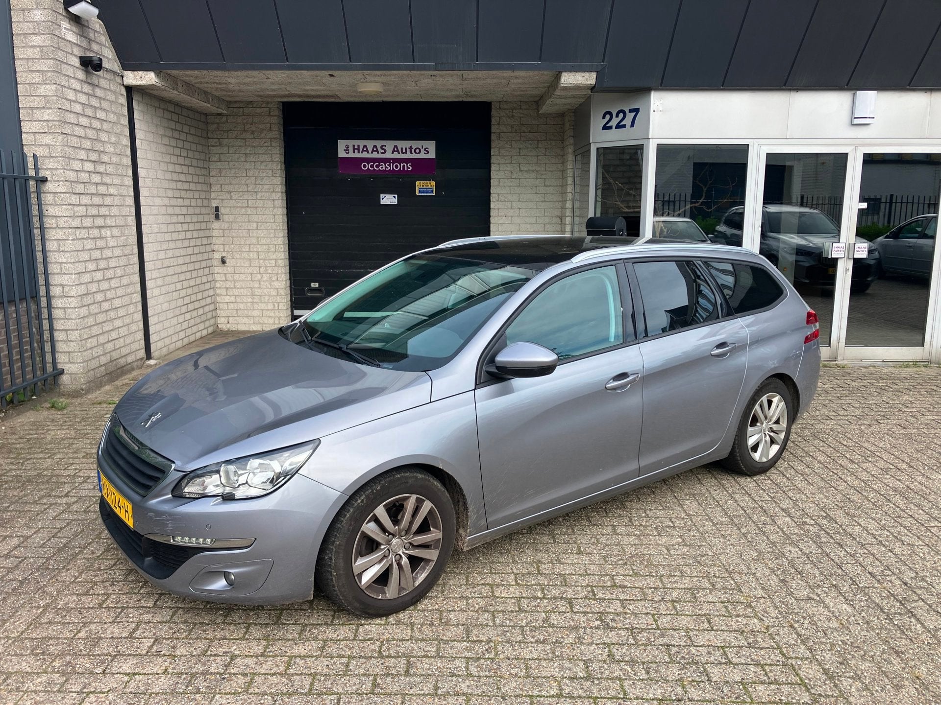Peugeot 308 SW 1.6 BlueHDI Blue Lease Executive / CAMERA / N, Voorwielaandrijving, Dealer onderhouden, Stof, Gebruikt