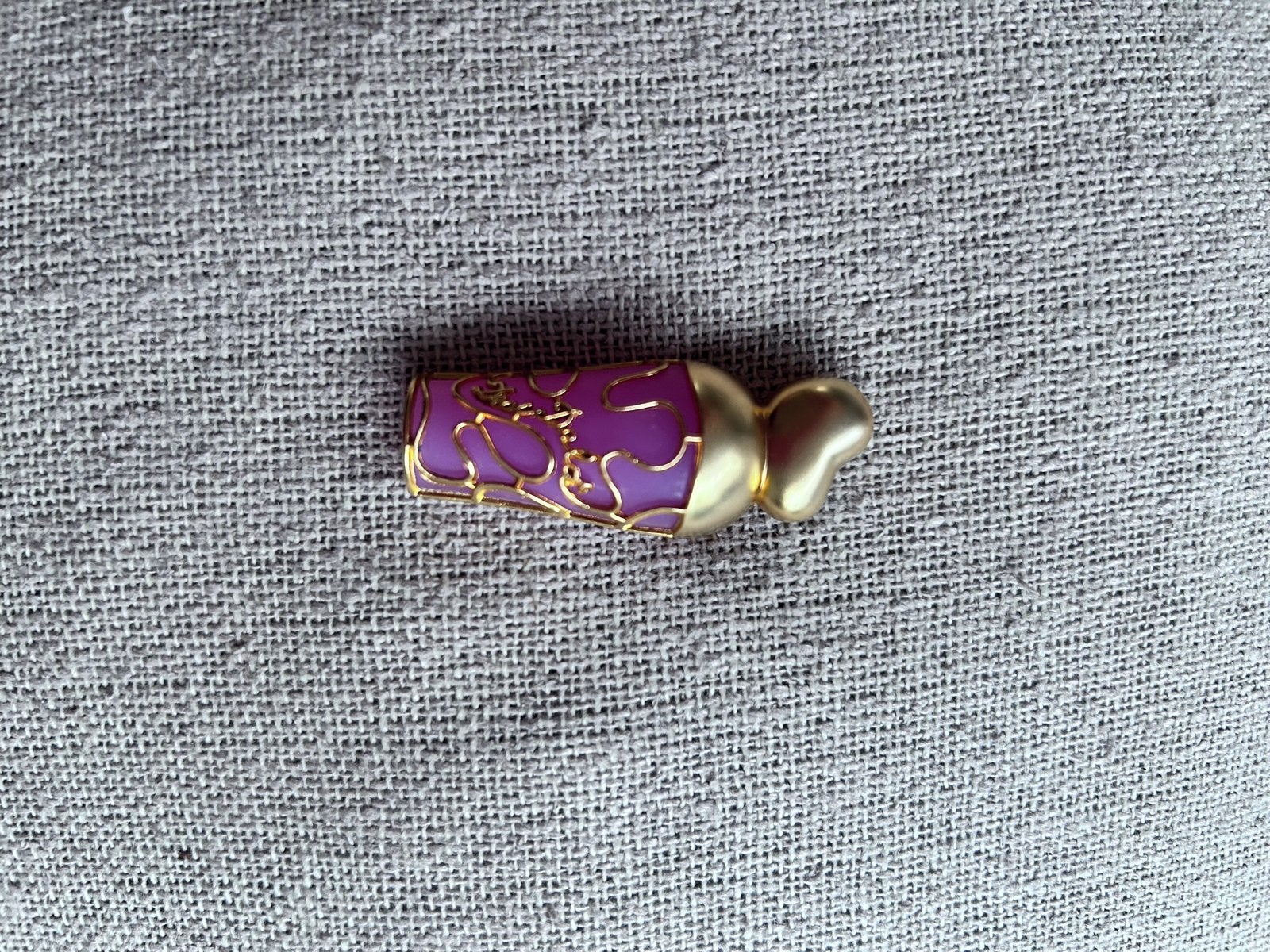 Vintage Broche Nina Ricci Deci-Dela Parfumflesje, Overige materialen, 4 tot 7 cm, Gebruikt, Paars