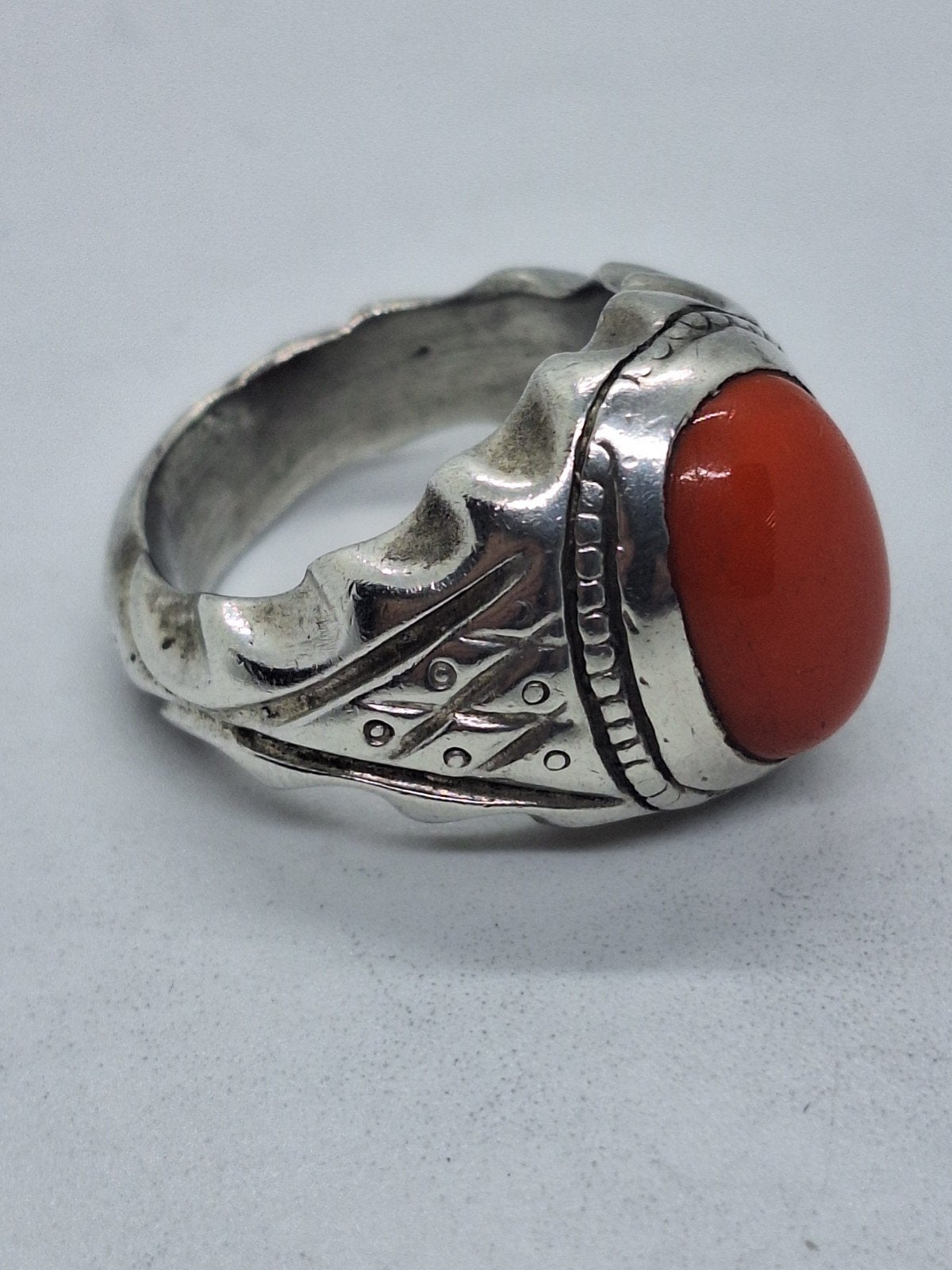 Zware zilveren ring met bloedkoraal - Maat 20, Sieraden, Tassen en Uiterlijk, Gebruikt, 20 of groter, Ophalen of Verzenden, Dame of Heer