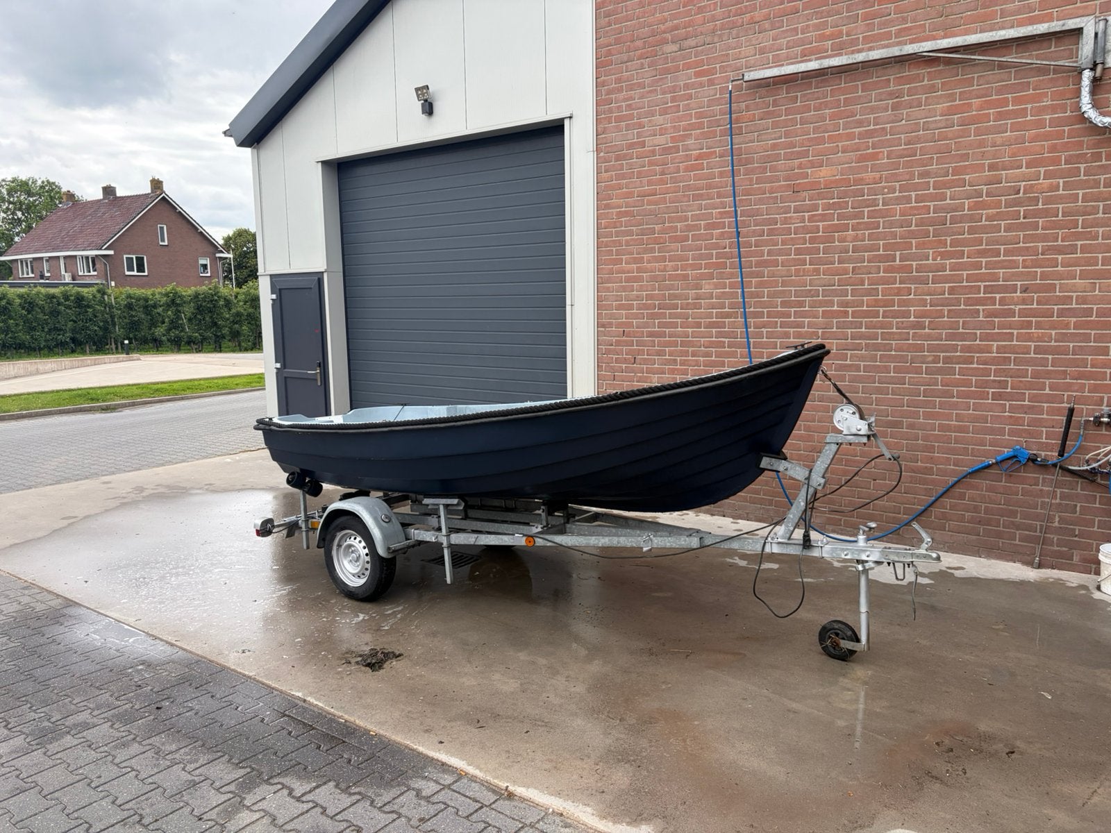 Boot met trailer en 4pk buitenboordmotor, Watersport en Boten, Ophalen, Zo goed als nieuw, Buitenboordmotor