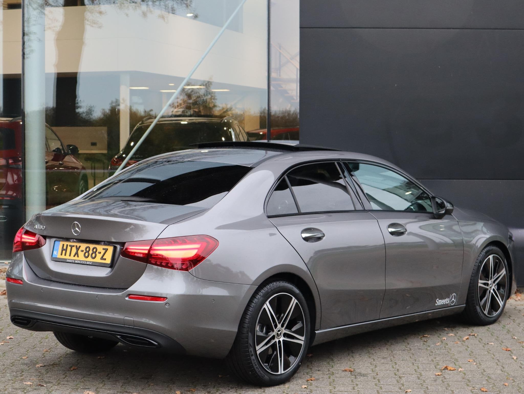 Mercedes-Benz A-klasse 180 Star Edition Luxury Line, Automatische klimaatregeling, 136 pk, Leder en Stof, Origineel Nederlands