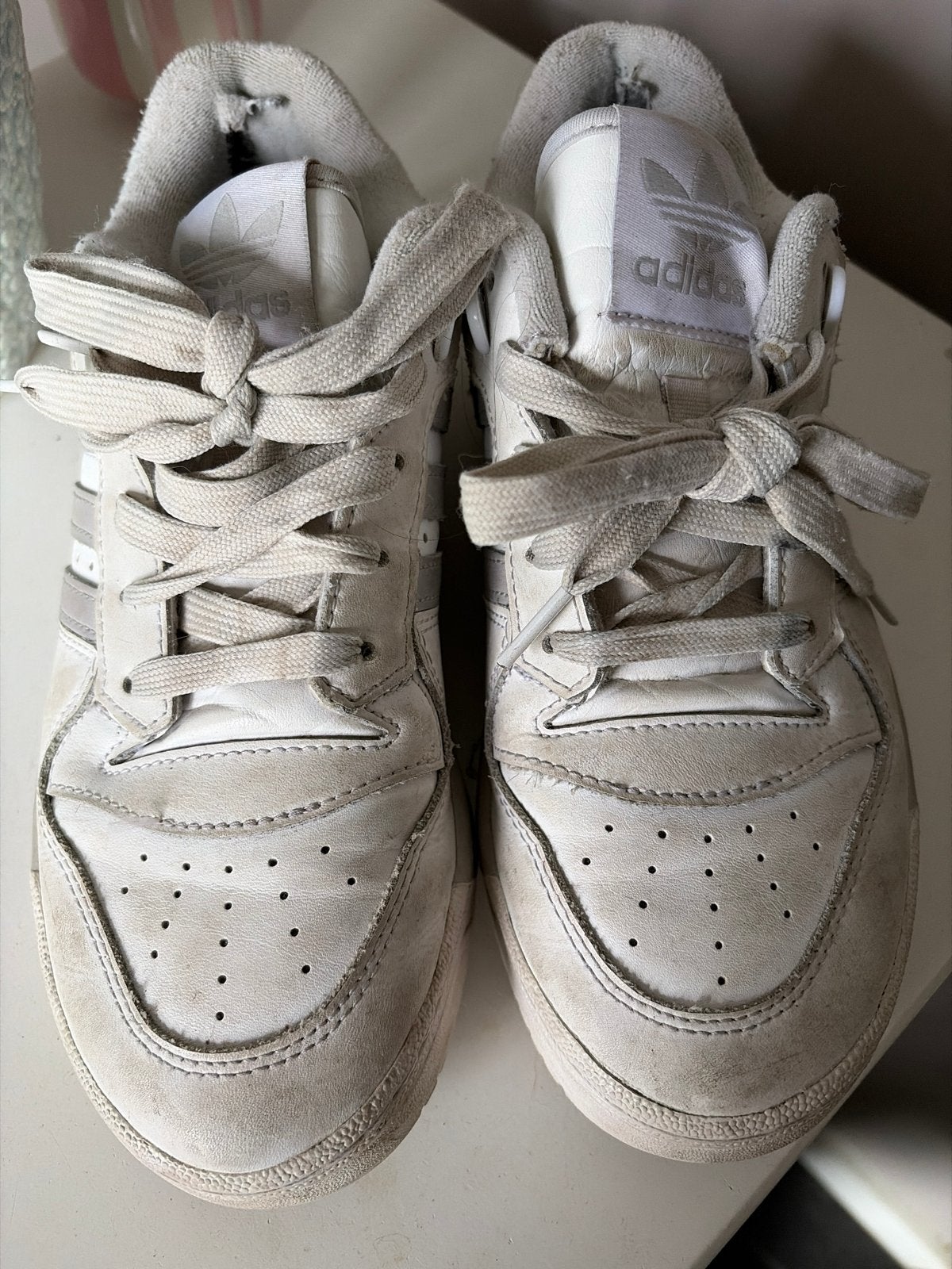 Adidas sneakers wit grijs mt 38, Ophalen of Verzenden, Gedragen, Wit, Sneakers of Gympen
