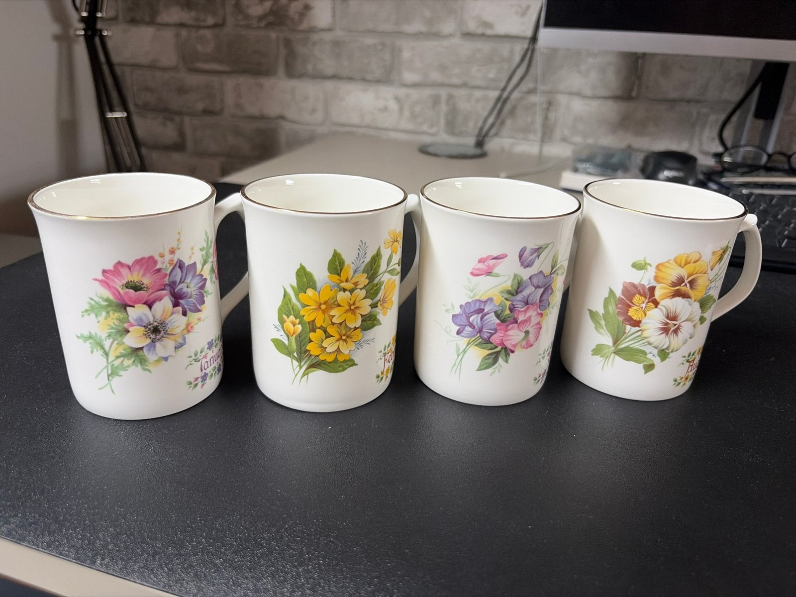 Fine Bone China Mokken met Maand Set van 4, Overige merken, Zo goed als nieuw, Porselein, Mok