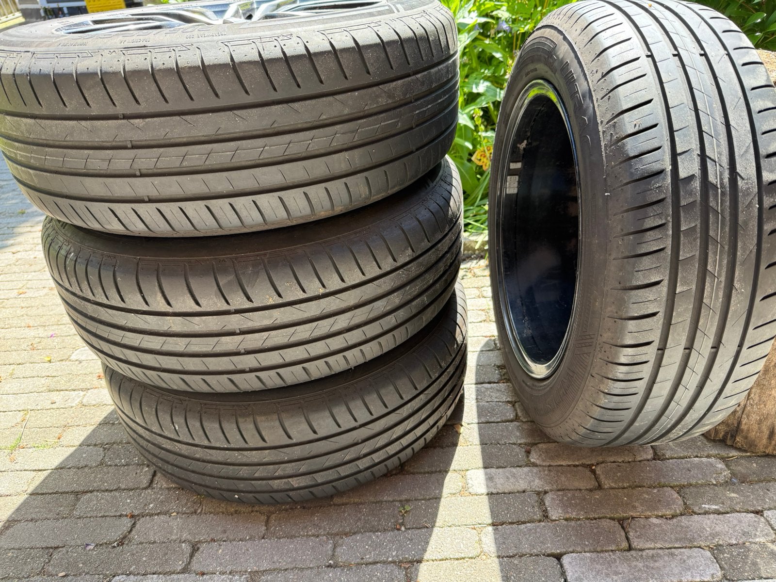 Volvo v40/60 16 (zomer) en 17 inch(winterbanden), Ophalen, 16 inch, 205 mm, Band(en)