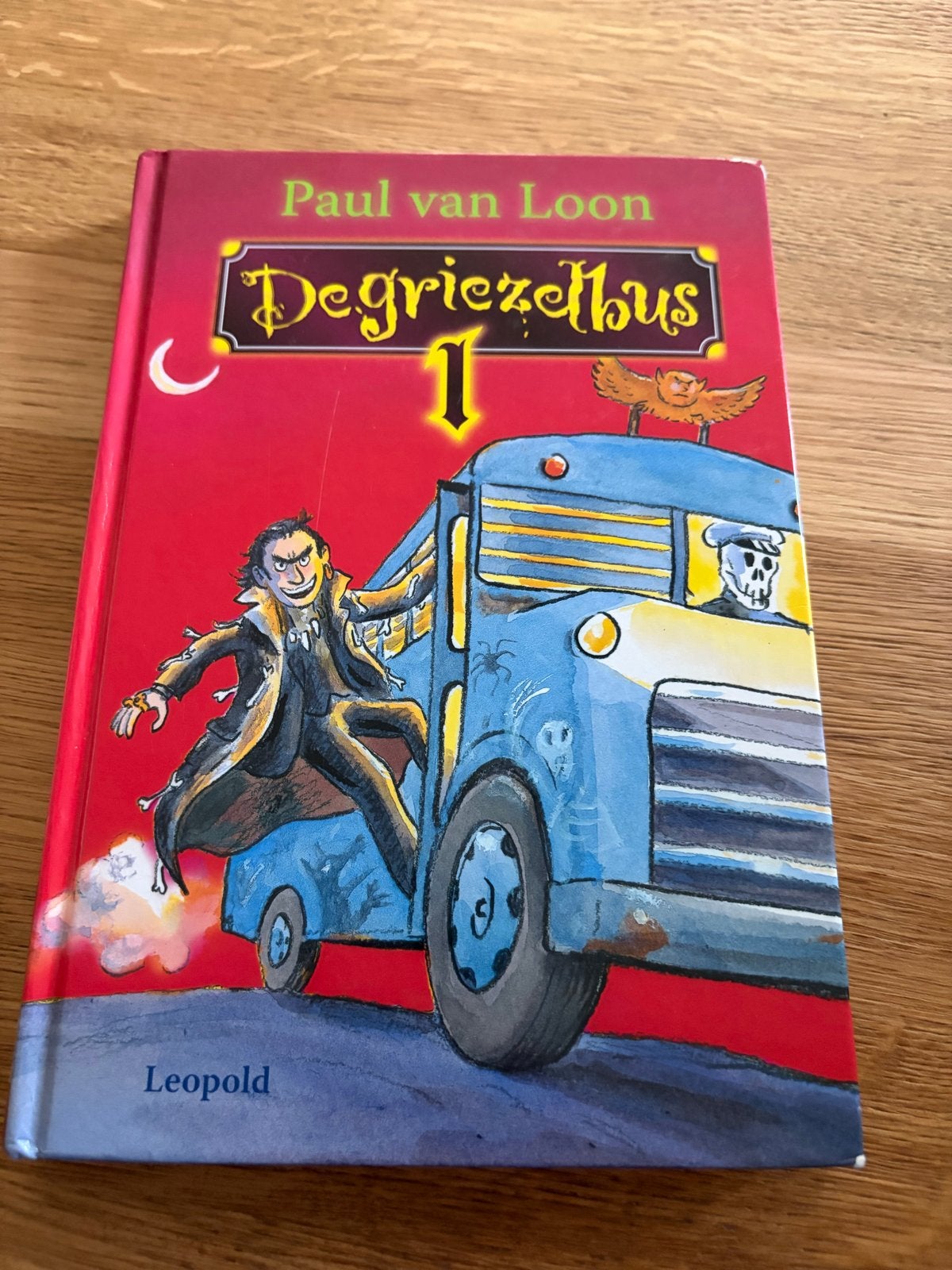 De Griezelbus 1 - Paul van Loon (Kinderboek), Ophalen of Verzenden, Gelezen, Fictie