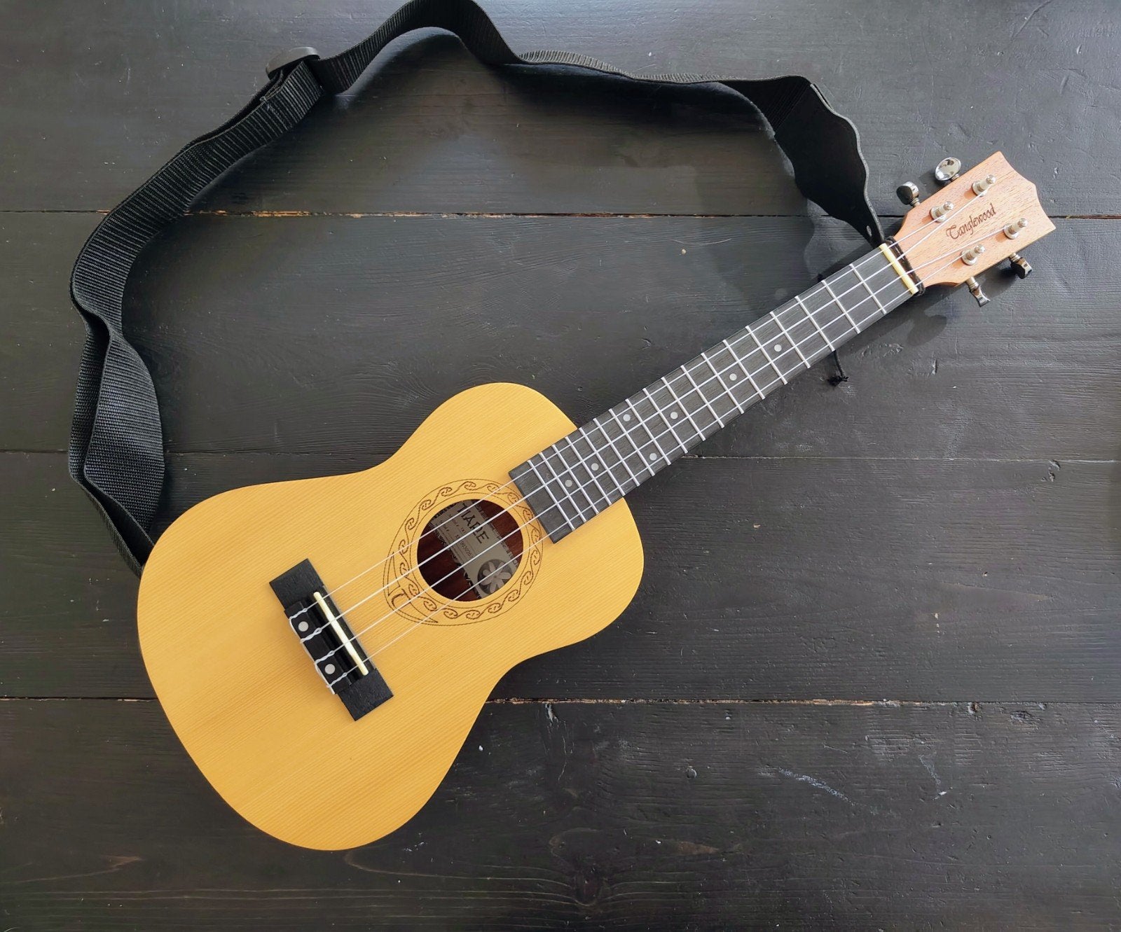 Tanglewood Tiare Ukelele - met Tas, Snaren etc.en als nieuw, Muziek en Instrumenten, Ophalen of Verzenden, Zo goed als nieuw, Ukelele