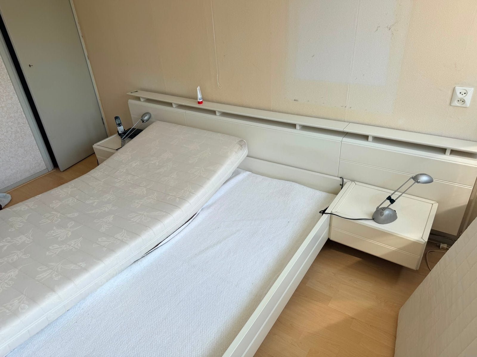 Auping Tweepersoonsbed verstelbare lattenbodem +nachtkastjes, Ophalen, Wit, Tweepersoons, 180 cm