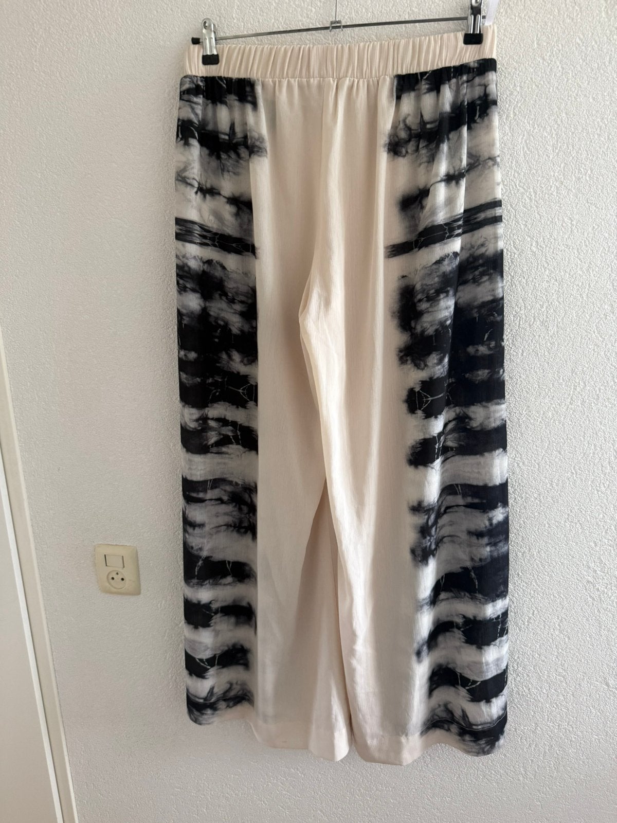 MAT.fashion luchtige chiffonstof broek maat M (46/48) Nieuw, Kleding | Dames, Grote Maten, Ophalen of Verzenden, Nieuw, Overige kleuren