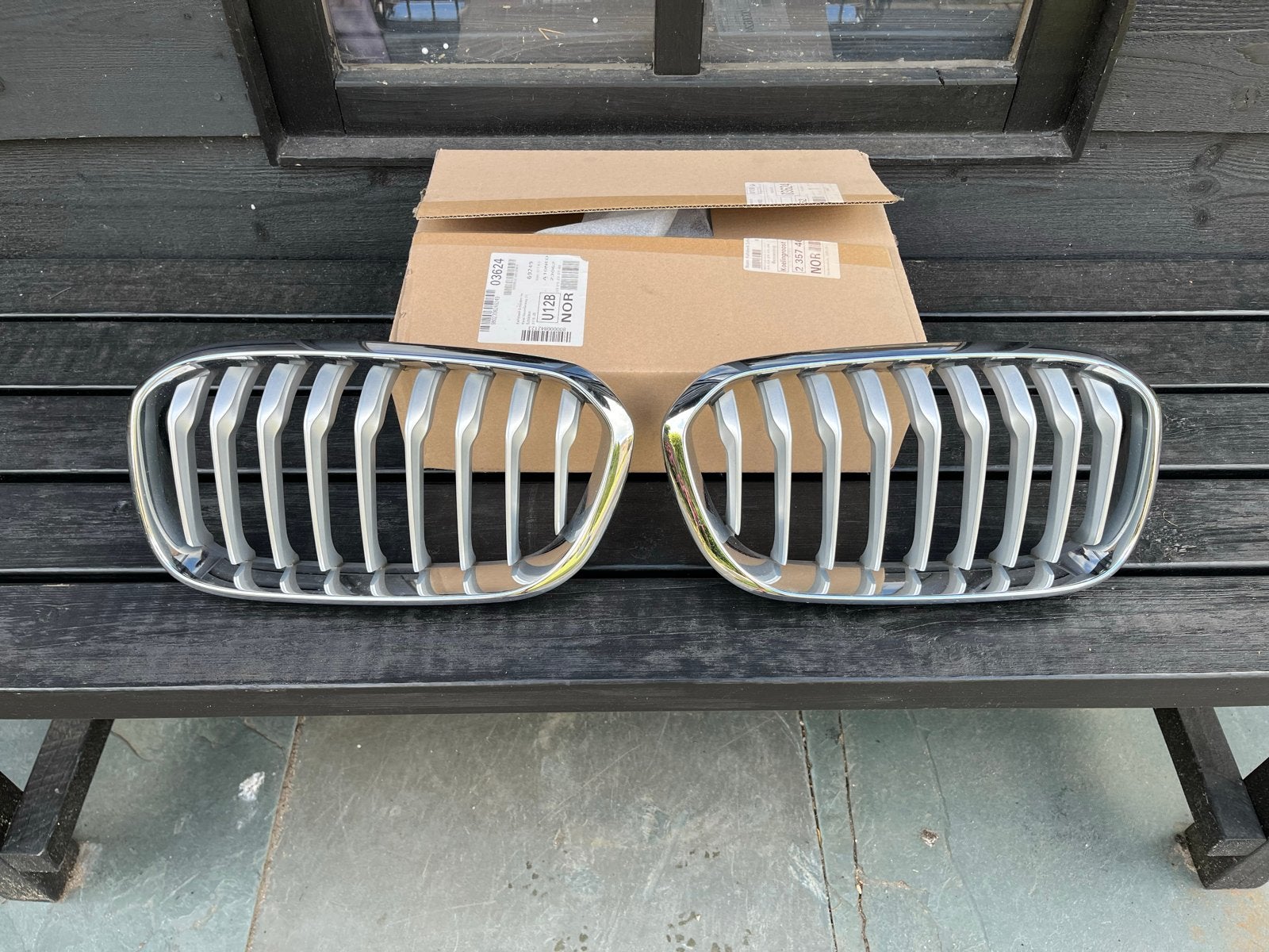 Originele BMW F20 grill zilver/chroom in mooie staat, Ophalen, Gebruikt, Voor, BMW
