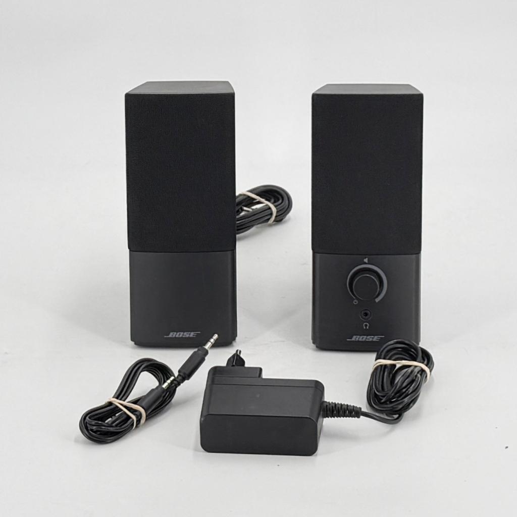 Bose Companion 2 Series III PC Luidsprekers, Bose, Gebruikt, Support@bose.com, The Mountain
Framingham, MA 01701
USA