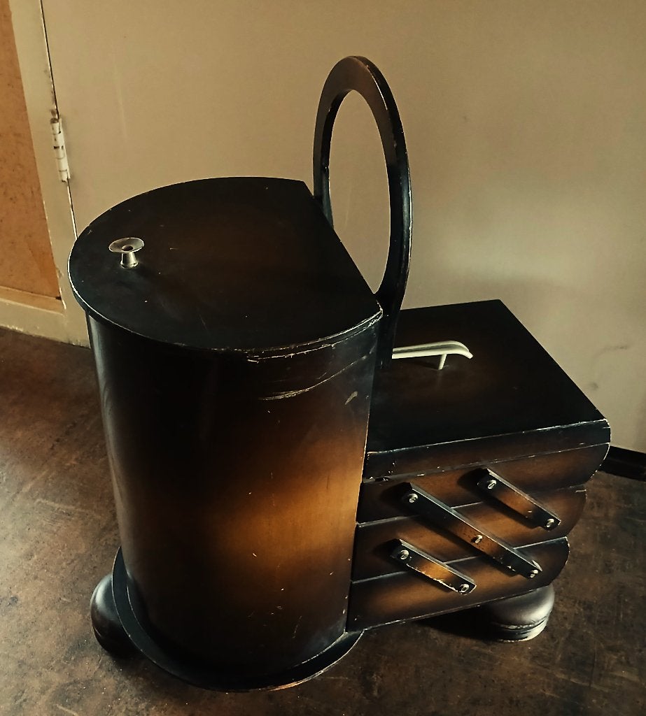 Antieke oude grote vintage naaikist Art Deco op bolpoten, Ophalen