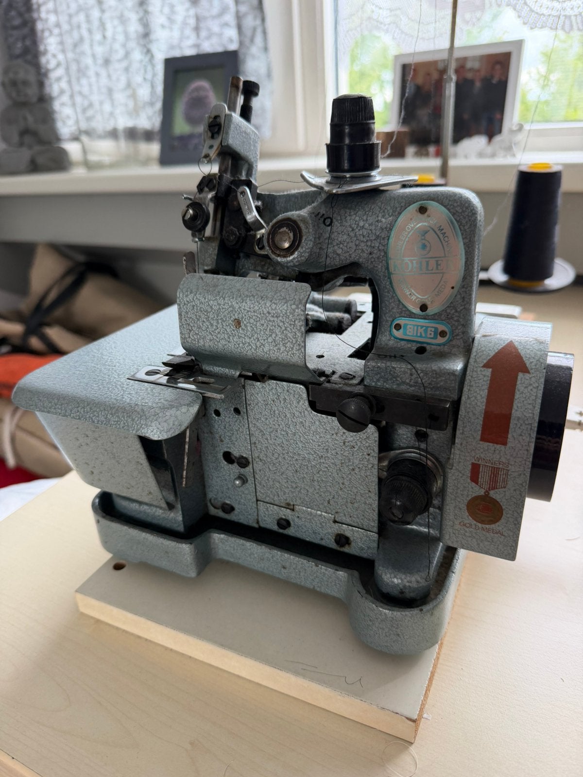 Kohler overlock machine 81 K 6 in goede staat, Hobby en Vrije tijd, Ophalen, Zo goed als nieuw, Lockmachine, Overige merken