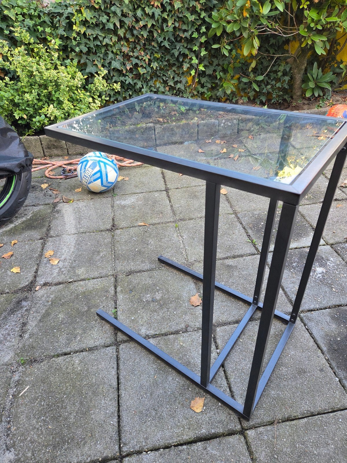 IKEA VITTSJÖ laptoptafel, zwartbruin/glas, Ophalen, Gebruikt, Modern, Industrieel, 55 tot 75 cm