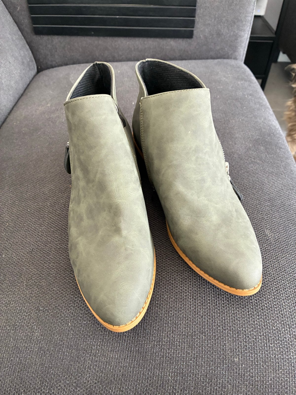 Groene enkellaarsjes  met rits maat 43, Kleding | Dames, Schoenen, Ophalen, Lage of Enkellaarzen, Nieuw, Groen