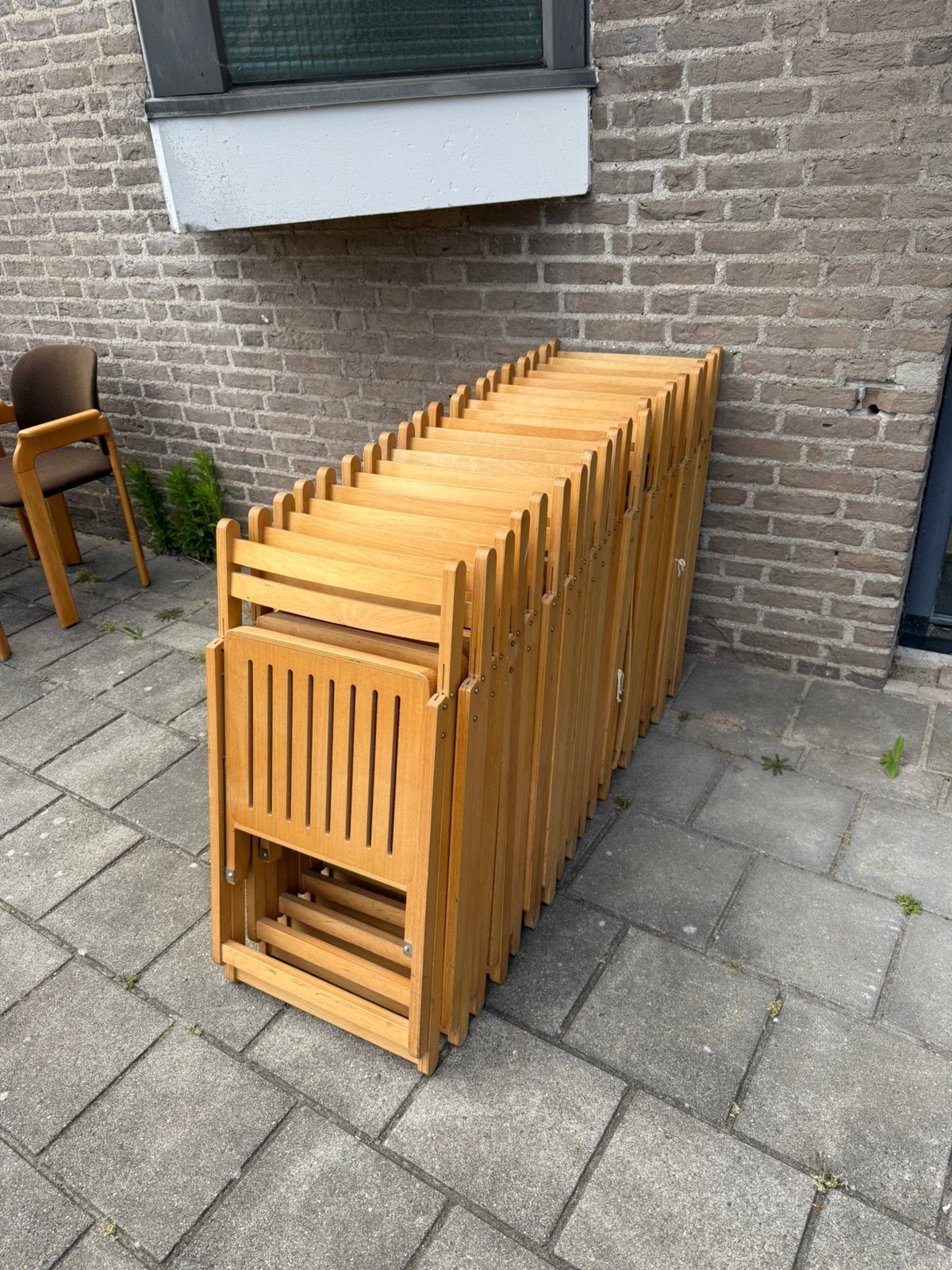 Partij van 20 hardhouten klapstoelen ‘80, Ophalen of Verzenden, Nieuw, Hout, Inklapbaar
