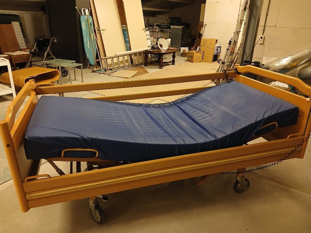seniorenbed 90x200 met  decubitas matras, Huis en Inrichting, Slaapkamer | Bedden, Ophalen, 90 cm, 200 cm, Hout