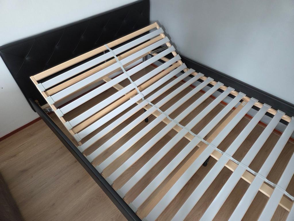 Zwarte bed 140 x 200 cm met lattenbodem verstelbaar ikea, Huis en Inrichting, Ophalen, Overige materialen, Zwart, Tweepersoons