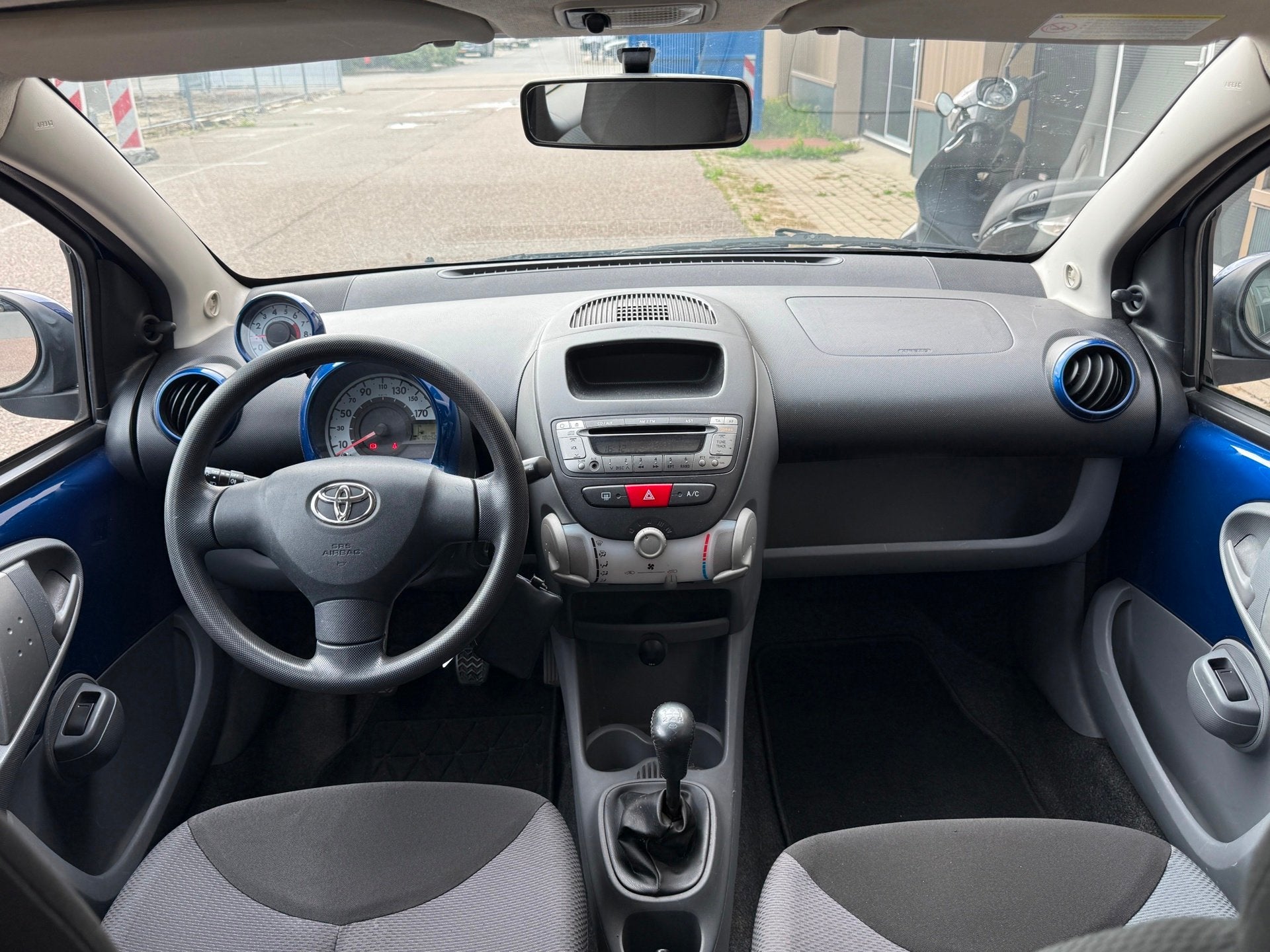 Foto 3 van Toyota Aygo 1.0-12V Airco Trekhaak