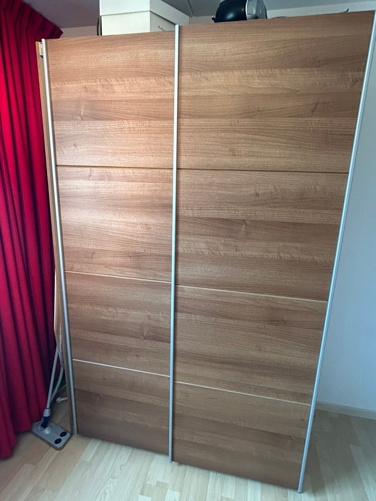 Kledingkast, Ophalen, 100 tot 150 cm, 150 tot 200 cm, 50 tot 75 cm