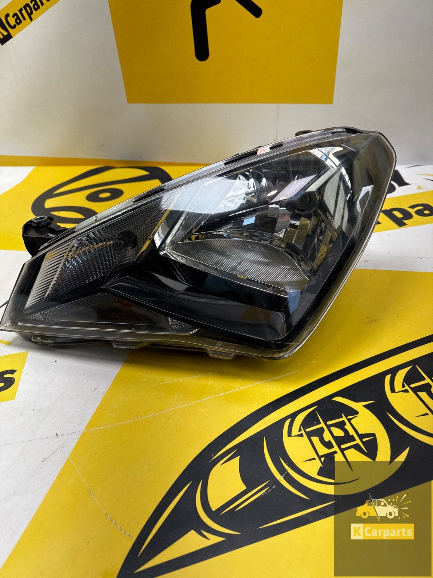 Seat Mii Koplamp links 1SL941015F origineel lamp, Gebruikt, Autovia A-2, Km 585 585
08760  Martorell, ES, Ophalen of Verzenden