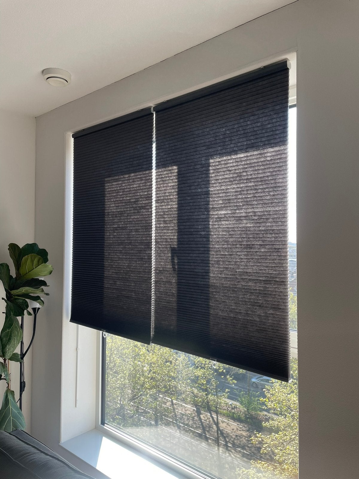 Ikea hoppvals plisse gordijnen antraciet (set van 3), IKEA, Ophalen, Zo goed als nieuw, Lichtdoorlatend